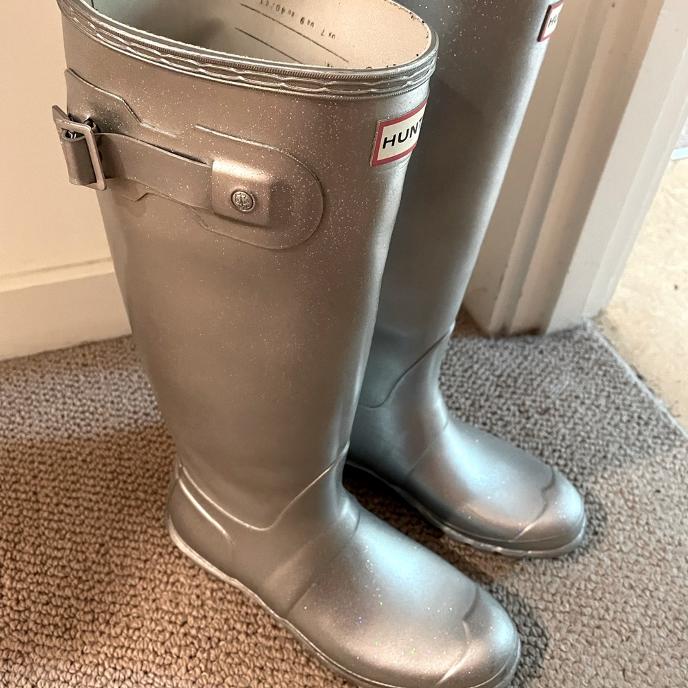 Amazing silver hunter boots!